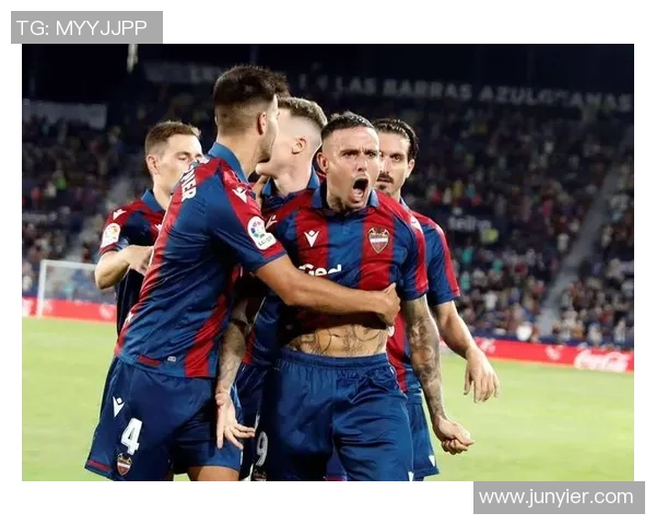 科布雷与圣漫步者的精彩对决揭示了足球战术与团队协作的重要性